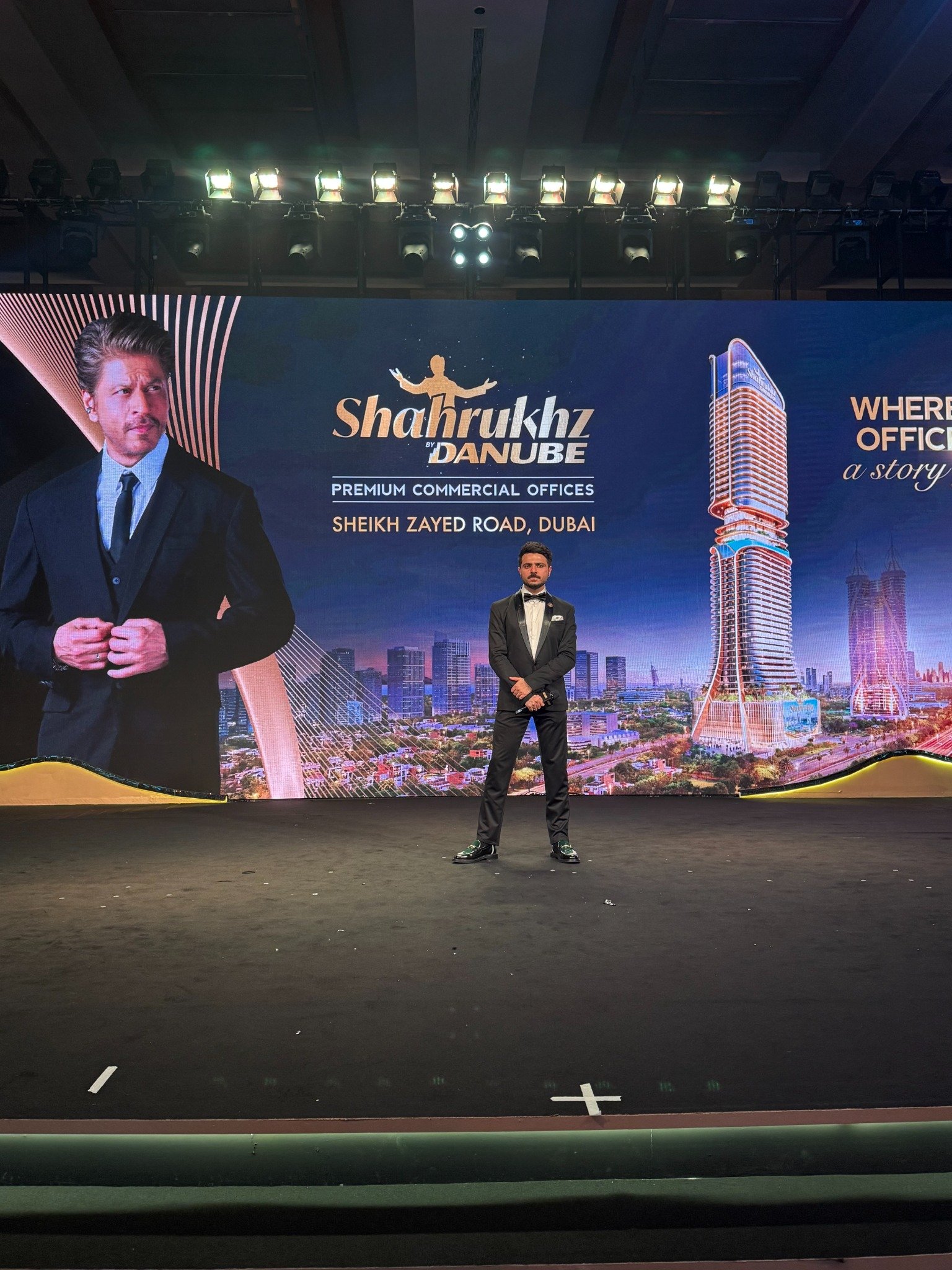 Punit hosting SHAHRUKHZ by Danube